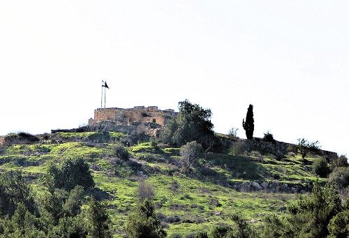 Jerusalem Trail: 'The Castel' as seen from Mevaseret Zion - © Deniz Bensason