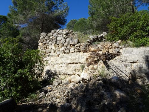 Jerusalem Trail: Old Ruin on Mount Kheret