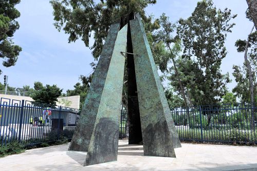 Jerusalem Trail: 3D Magen David (Ammunition Hill National Memorial Site) - © Deniz Bensason