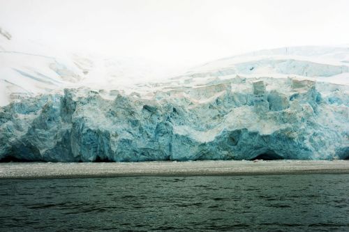 Landscapes/Icebergs and Pack ice - On the way to Elephant Island - photo taken from deck