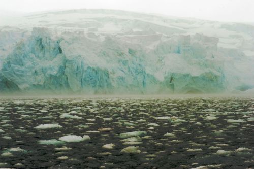 Landscapes/Icebergs and Pack ice - On the way to Elephant Island - photo taken from zodiac (wideangle)