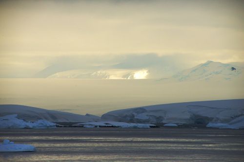 Landscapes/Icebergs and Pack ice - Lemaire Channel-Pleneau Island: Pleneau Island - Sun, snow, ice and water