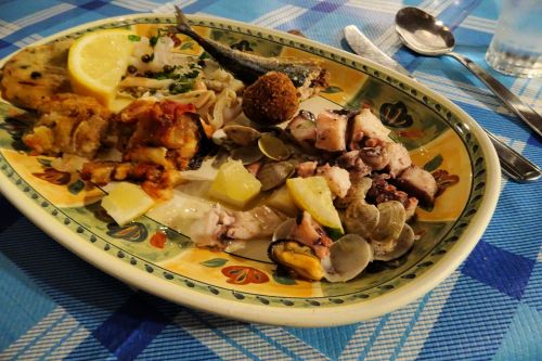 Markets-Products - Taranto, Italy: Mixed sea food