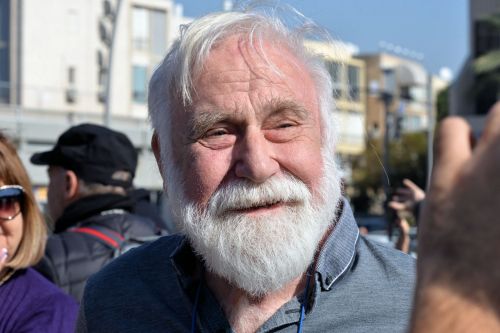 Old-Age – Tel-Aviv, Israel: Man at a demonstration