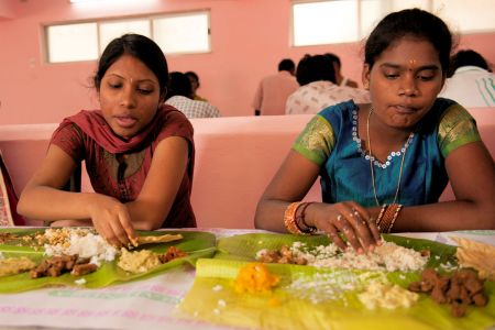 Faces of India: Eating with hands 